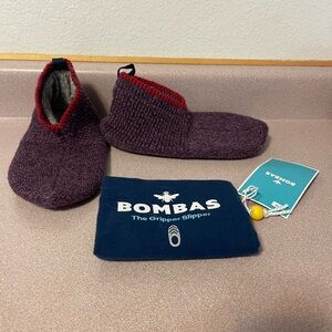 NWT: Bombas Gripper Slipper, size small (women’s shoe size 7-8.5)